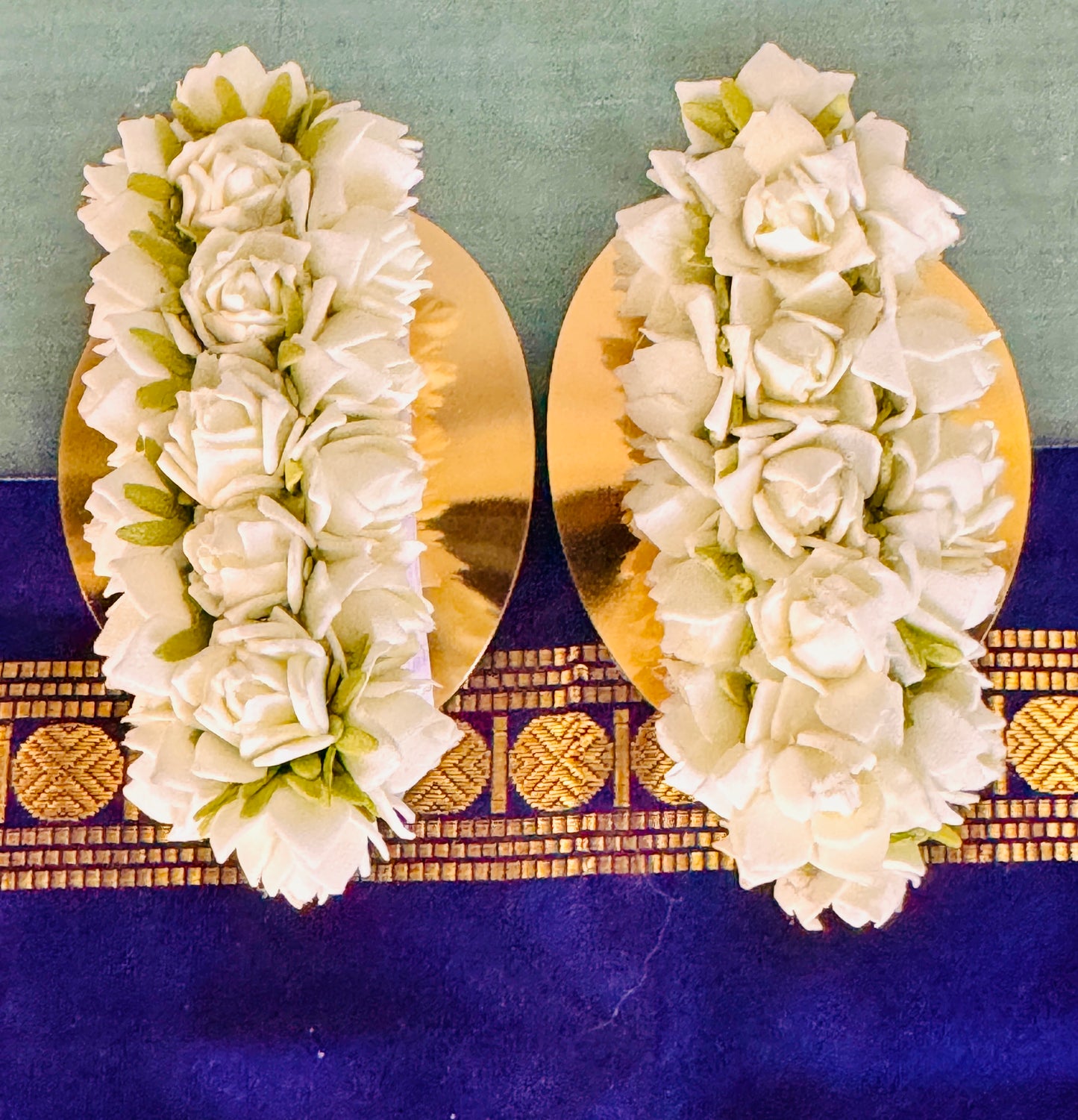 Jasmine Center Clips