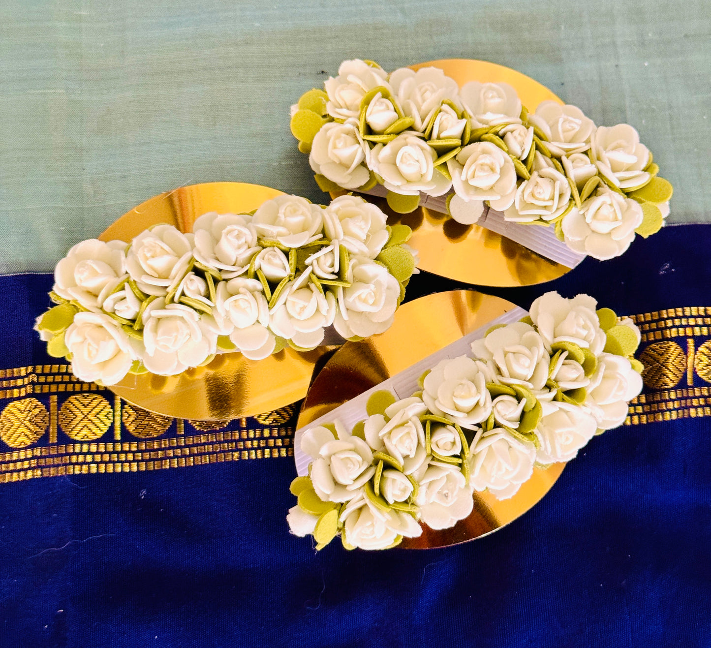 Jasmine Center Clips